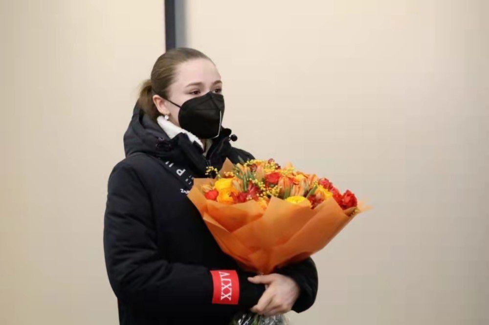 女厕脱裤撒尿大全视频